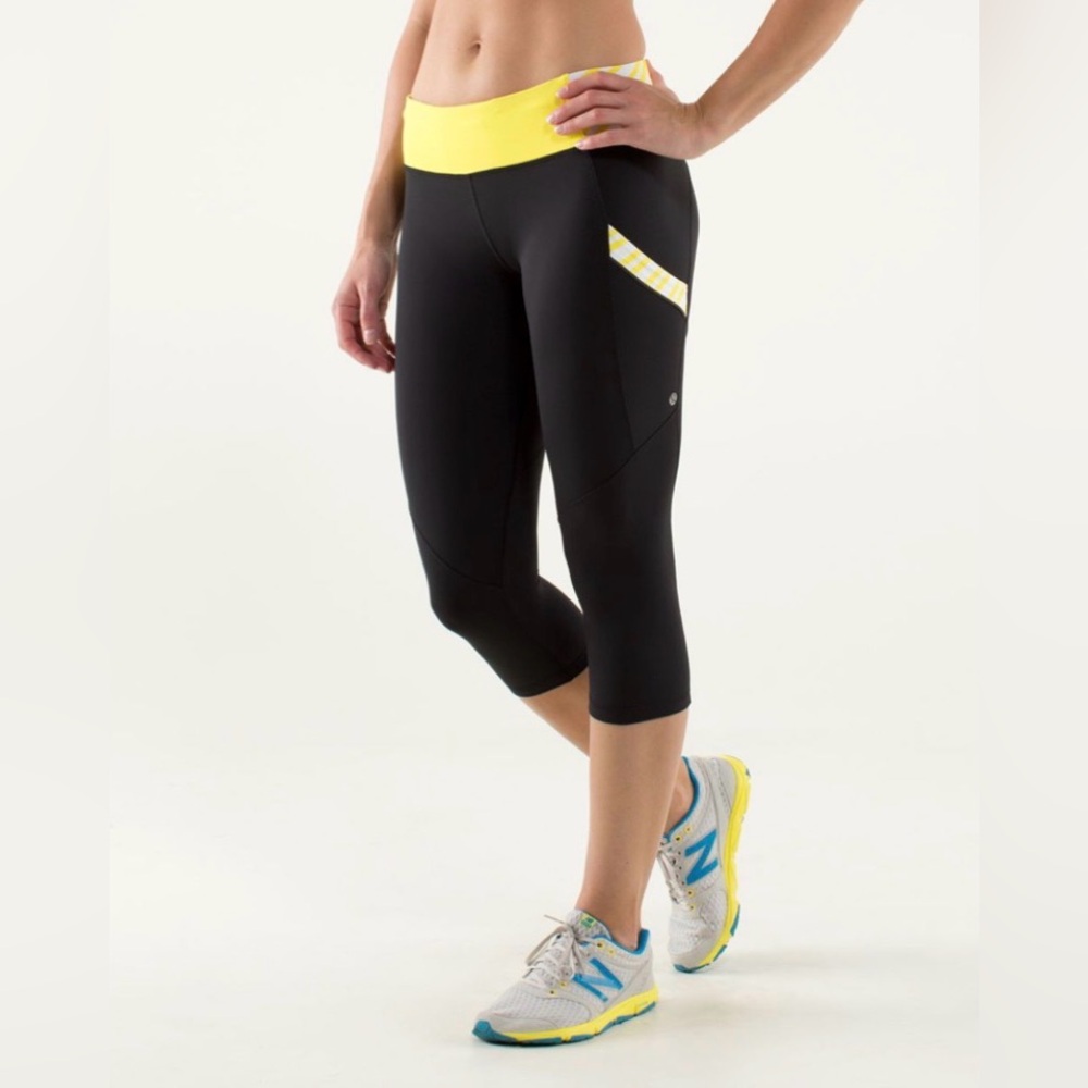 Lululemon Run: Mod Moves Crop Black / Sizzle / Twin Stripe Sizzle (4)